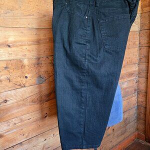 Black denim capris, Gloria Vanderbilt, size 10